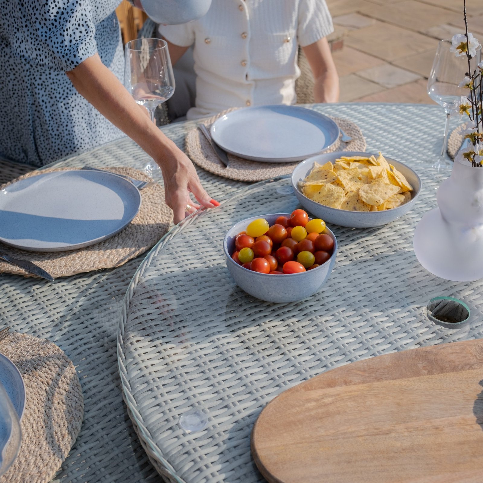 Oxford 8 Seat Round Dining Set - Image 10